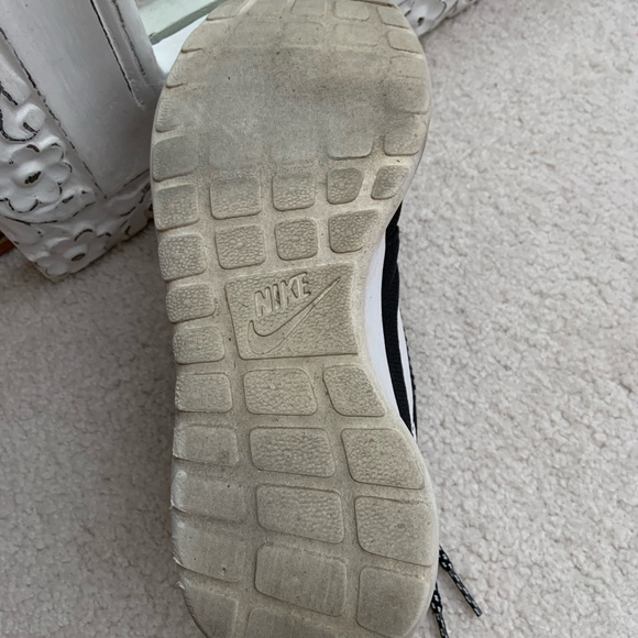 Nike sneakers - Picture 3 of 4